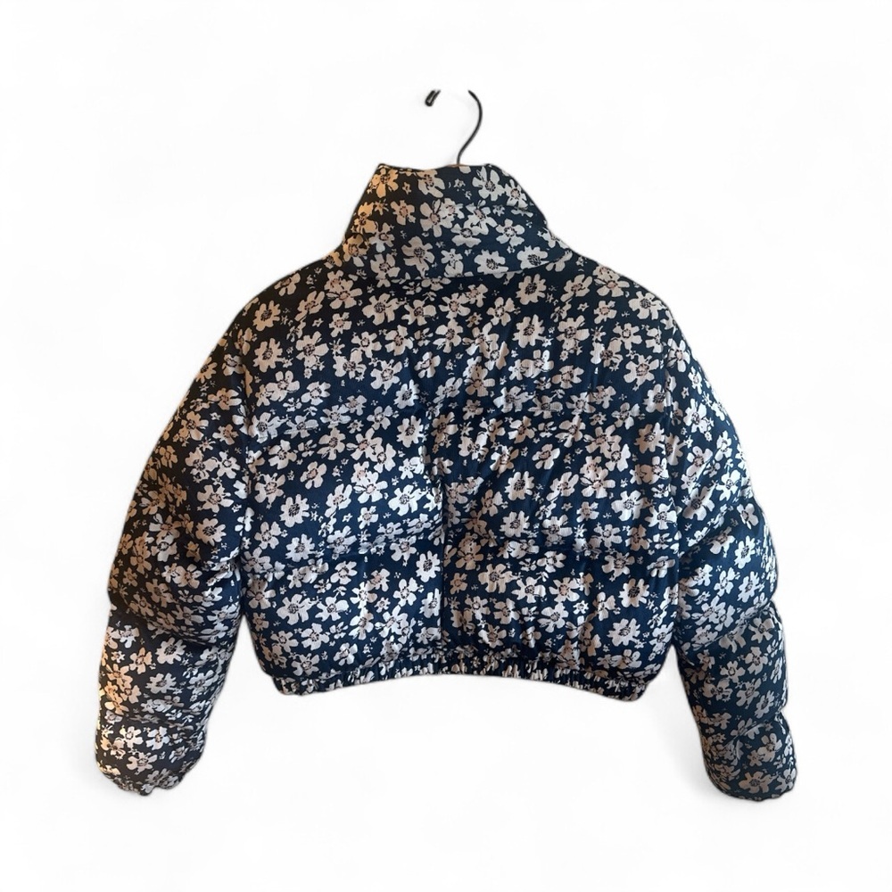 Akaiv Cropped Floral Puffer Jacket Size Large Navy Blue Cream Pockets Full Zip - Picture 5 of 14